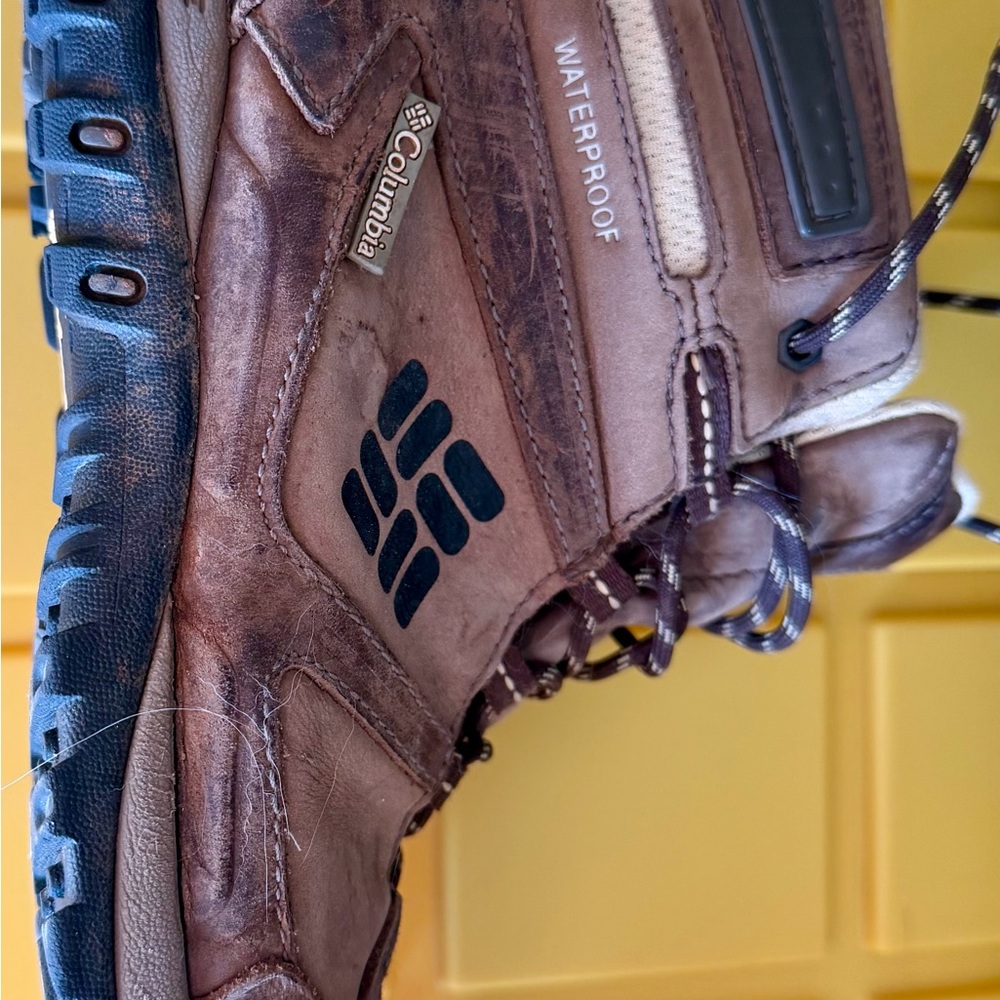 Columbia Brown Hiking Boots - Picture 2 of 10